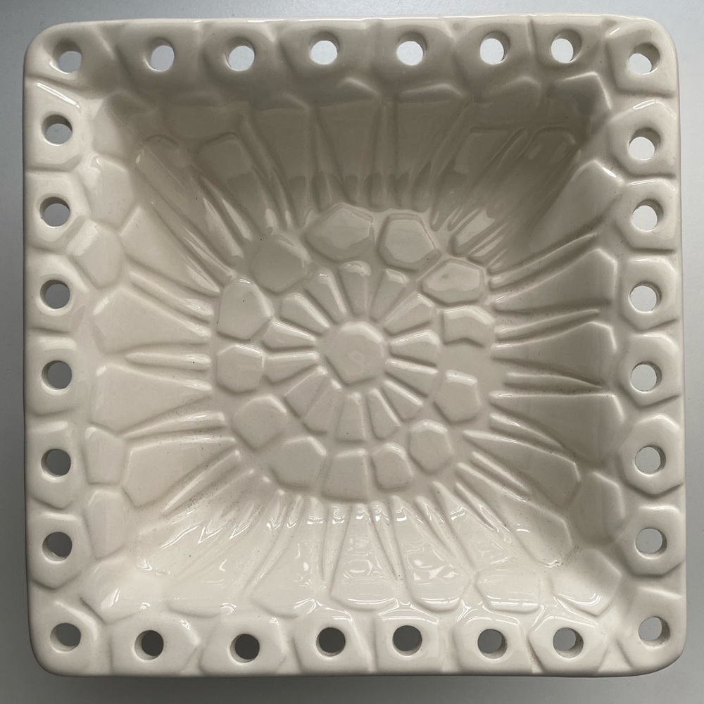 Avon jewelry dish